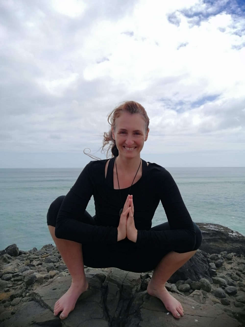 Lisa-Allan-yoga-at-Piha